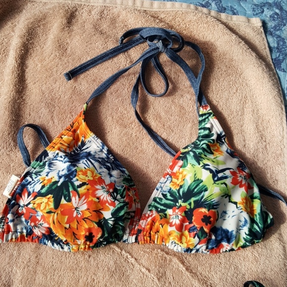 Bathing suit - Picture 3 of 4